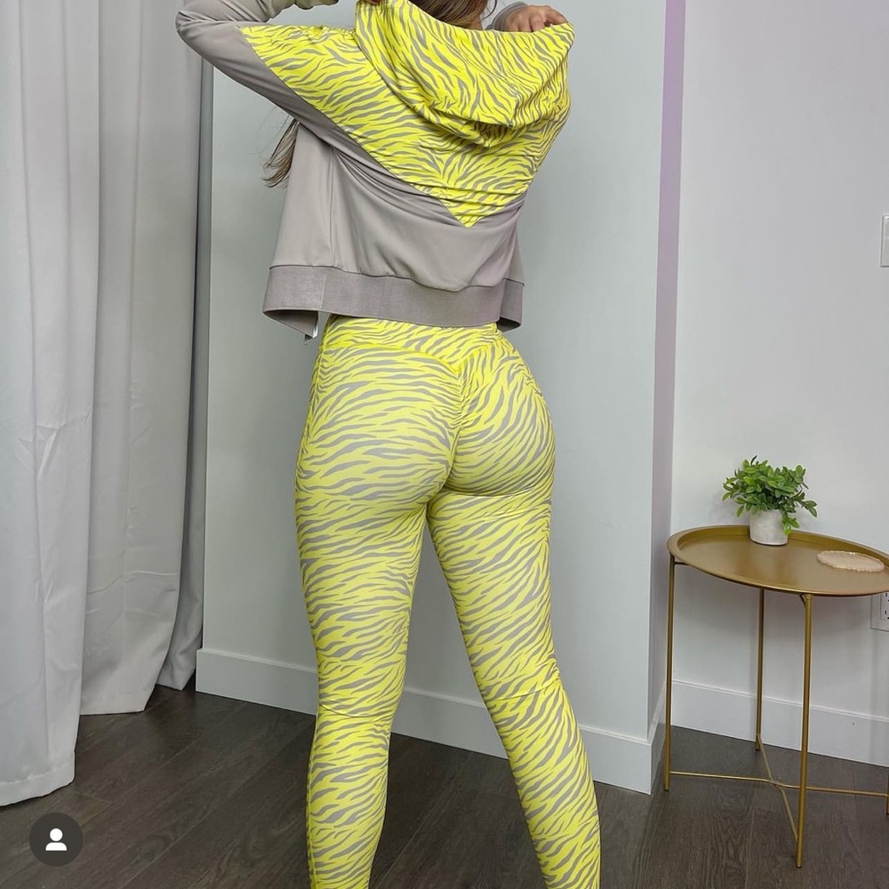 3 PIECE SET Noire Blanc Lamone Bombshell Scrunch Leggings Sports Bra Jacket XS S